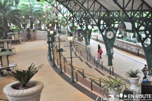 Hong Kong Disneyland Hollywood Hotel - Disneyland Resort Station
